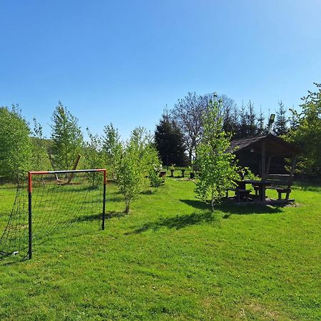 Camping, Zabierz Wlasny Namiot Kameralne Pole Namiotowe Z Basenem Kinem Plenerowym Miejscem Na Ognisko I Placem Zabaw Zywe Zwierzeta Agroturystyka Giebultow  Dış mekan fotoğraf