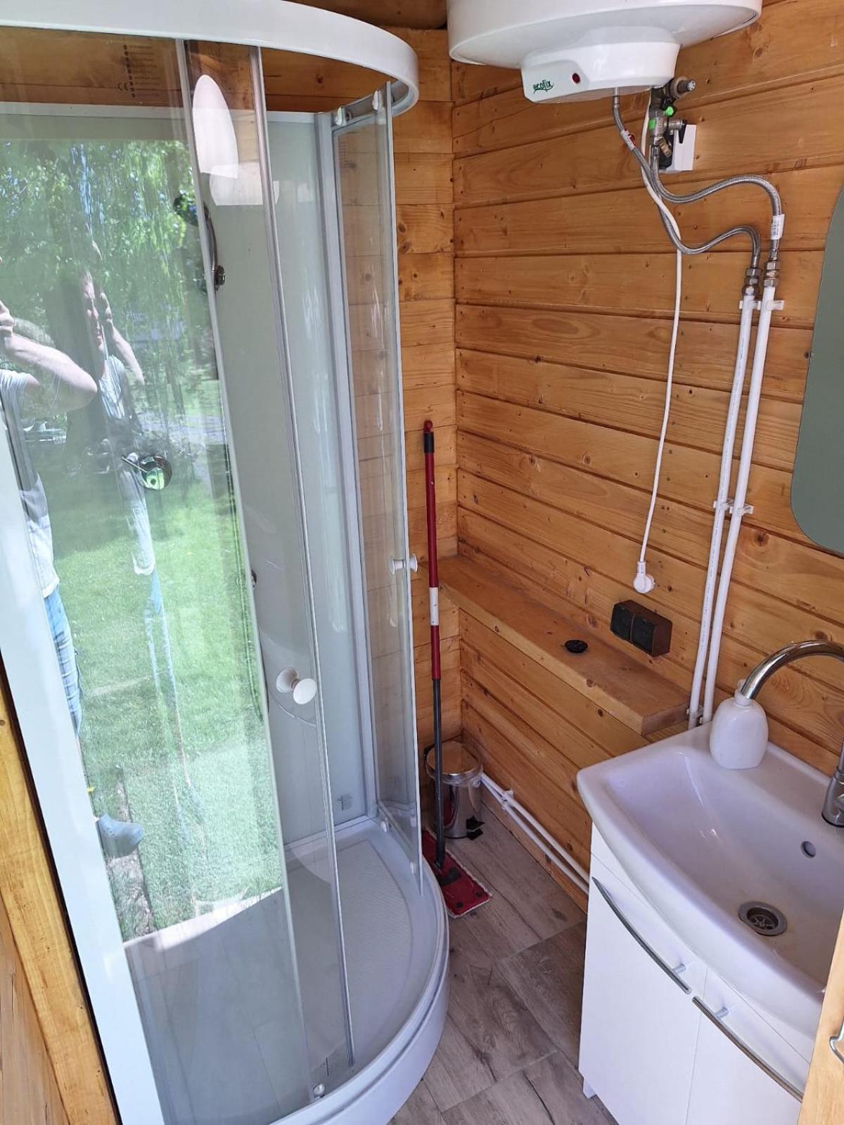 Camping, Zabierz Wlasny Namiot Kameralne Pole Namiotowe Z Basenem Kinem Plenerowym Miejscem Na Ognisko I Placem Zabaw Zywe Zwierzeta Agroturystyka Giebultow  Dış mekan fotoğraf